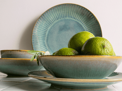 Porcelaine et grès : quel matériau privilégier pour votre vaisselle ? 