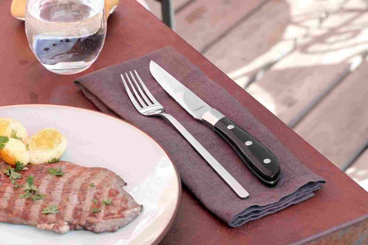Couteaux à steak professionnels : le Guide Complet pour cafés, hôtels et restaurants